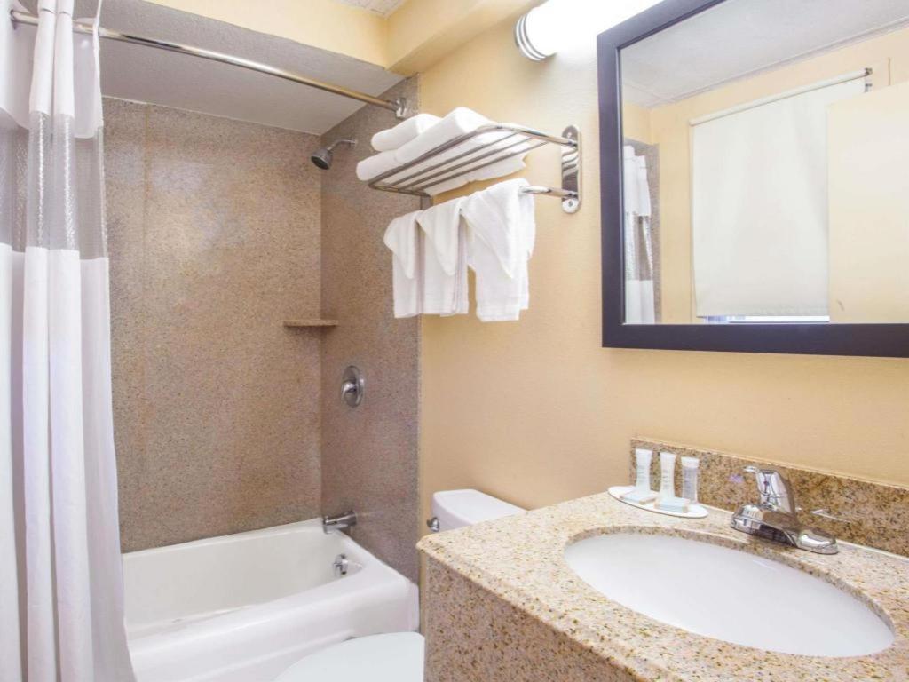 Travelodge By Wyndham South Burlington Kültér fotó